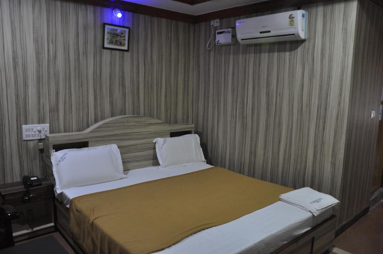 C M Hotel New Wodapatti Extérieur photo