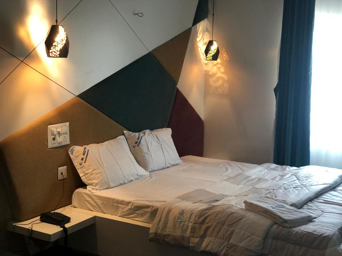 C M Hotel New Wodapatti Extérieur photo