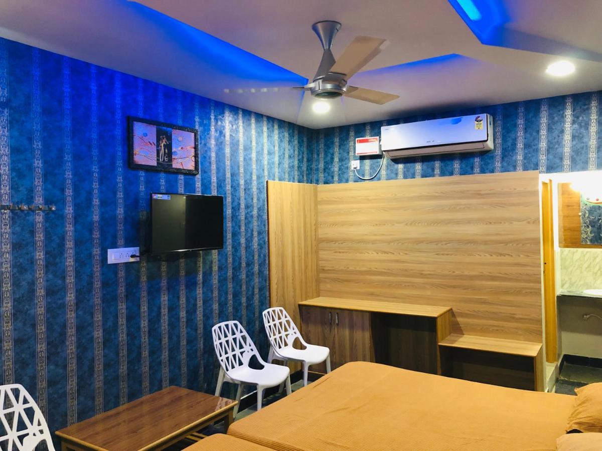 C M Hotel New Wodapatti Extérieur photo