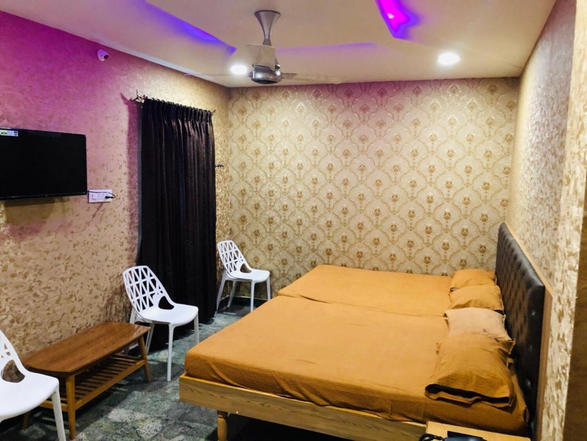 C M Hotel New Wodapatti Extérieur photo